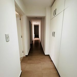 1000814943